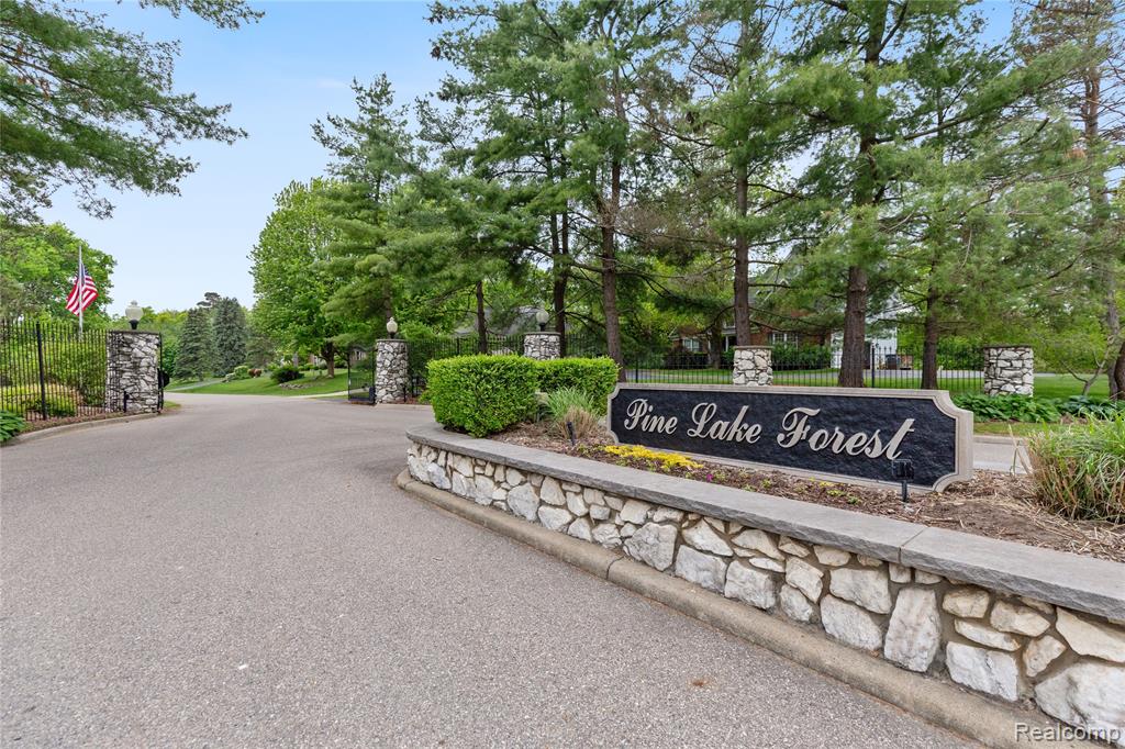 8268 Pine Lake Drive, Davisburg, MI 48350 — Photo 58