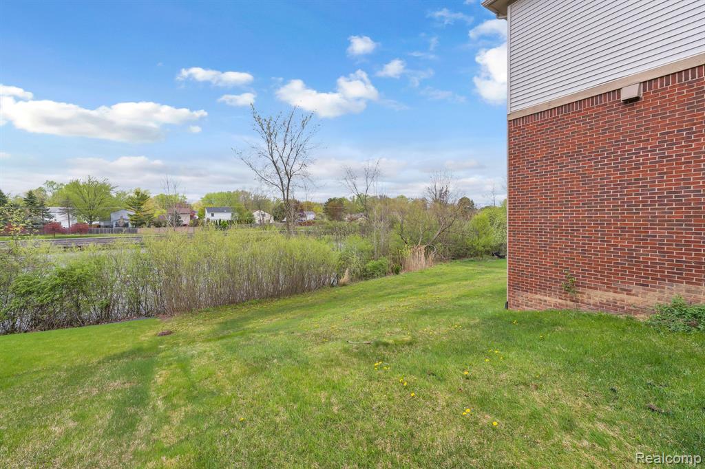 42088 Woodglen Drive, Novi, MI — Photo 37