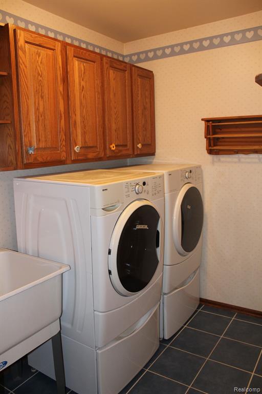 5599 Hickory Circle, Flushing, MI 48433 — Photo 15