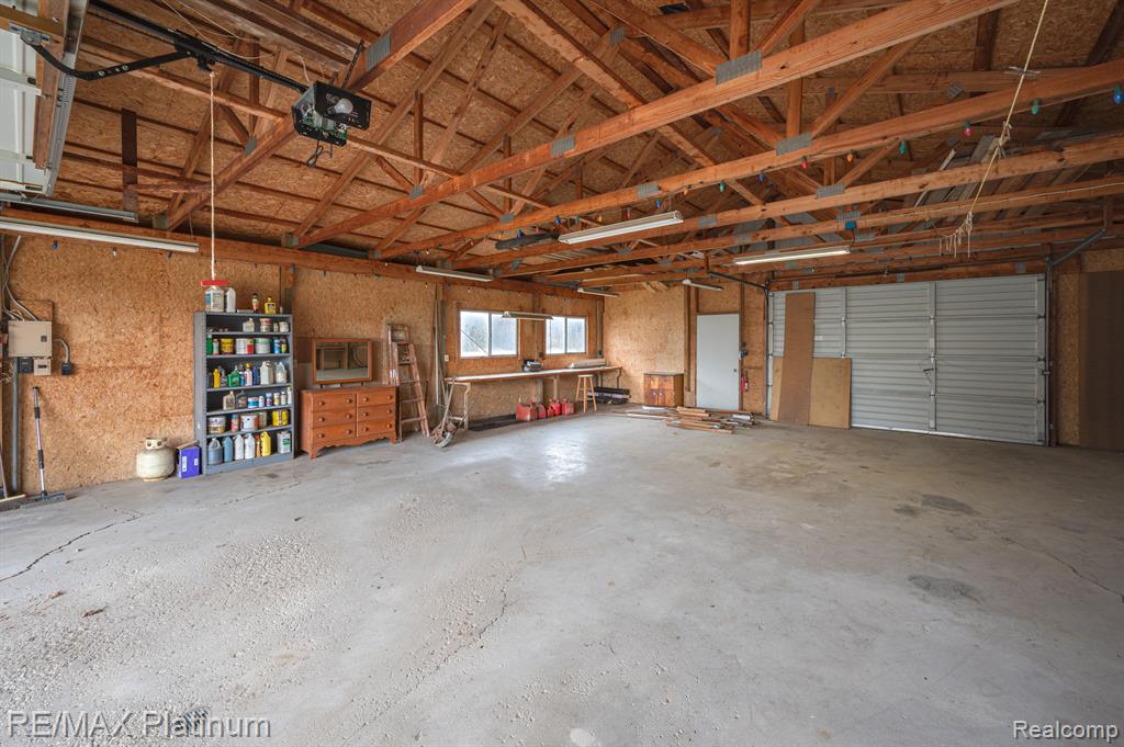 850 W MAPLE Road, Milford, MI 48381 — Photo 26
