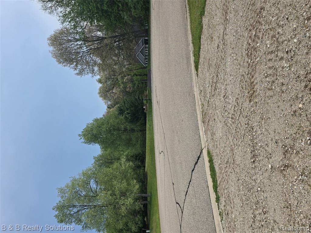 Unit 12 Sheryl Court, Lapeer, MI 48446 — Photo 5