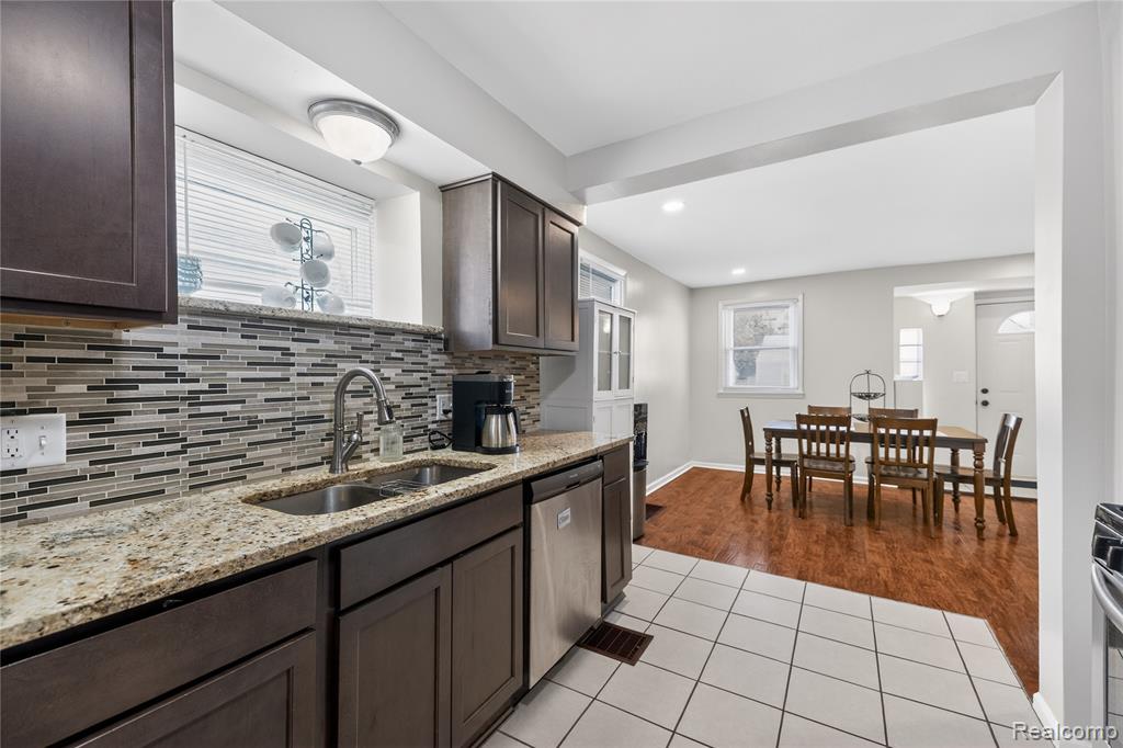 826 Goddard Street, Wyandotte, MI 48192 — Photo 10