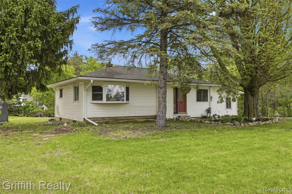 9198 Silver Lake Road, Linden, MI 48451 — Photo 4