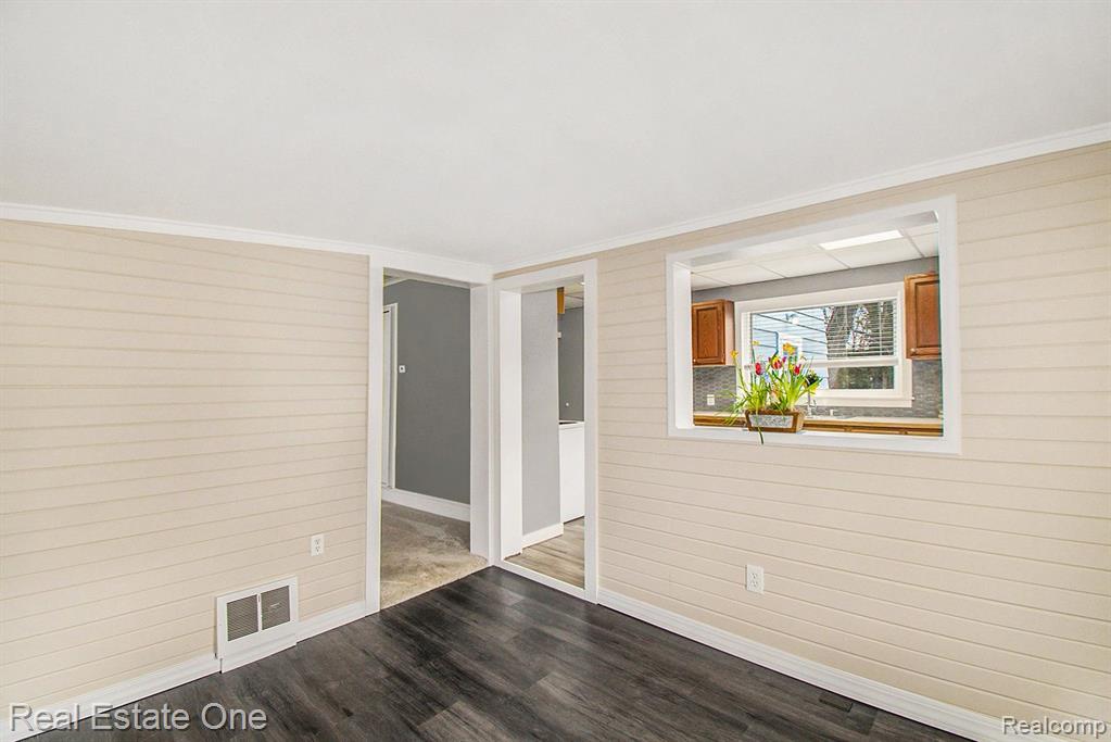 54 DIVISION Street, Oxford, MI 48371 — Photo 7