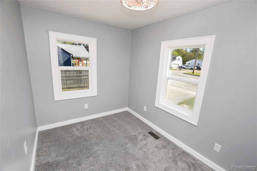 3508 Fern Avenue, Burton, MI 48529 — Photo 5