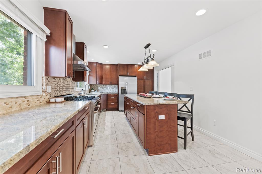 42275 CHATTERTON Court, Northville, MI 48168 — Photo 6