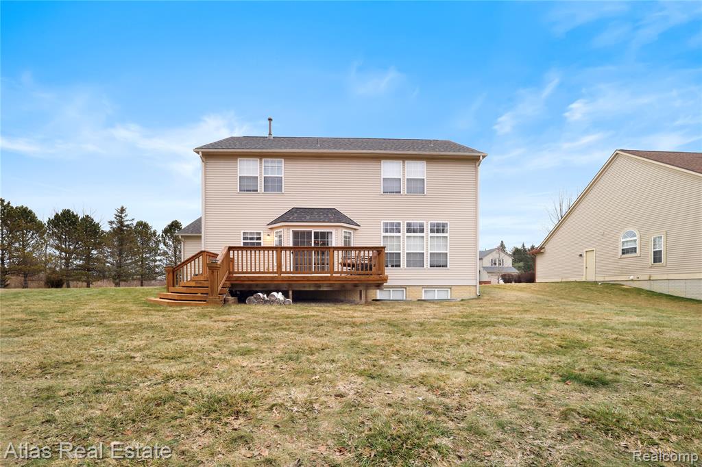 4028 Grand Oaks Court, Burton, MI 48519 — Photo 47