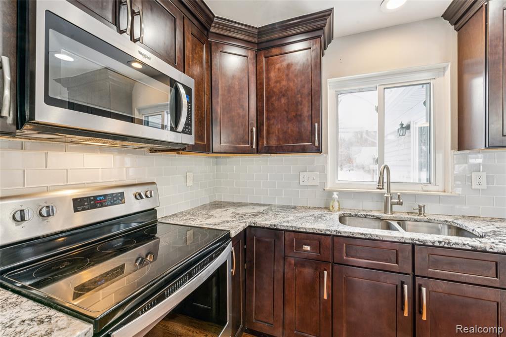 1443 West Drive, Wolverine Lake, MI 48390 — Photo 12