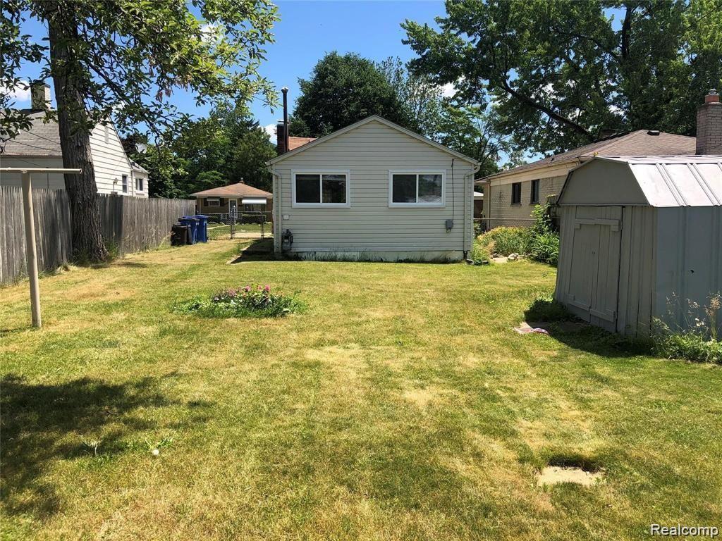 6641 FENTON Street, Dearborn Heights, MI 48127 — Photo 13