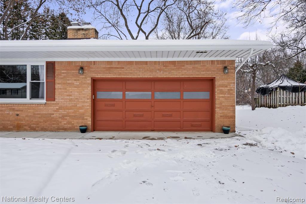 4264 Woodstock Road, Waterford, MI 48328 — Photo 8