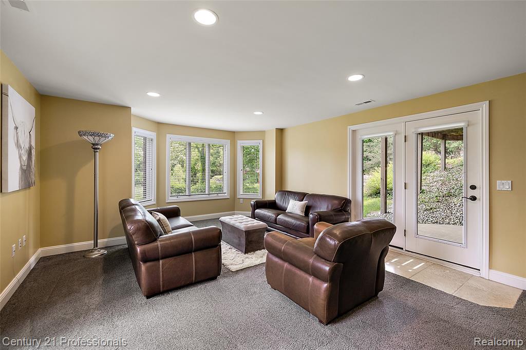 1181 Iroquois Trail, Oxford, MI 48371 — Photo 35