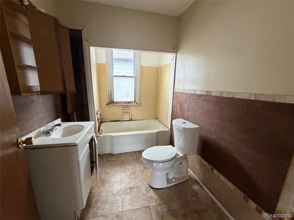 8249 Packard Avenue, Warren, MI 48089 — Photo 6
