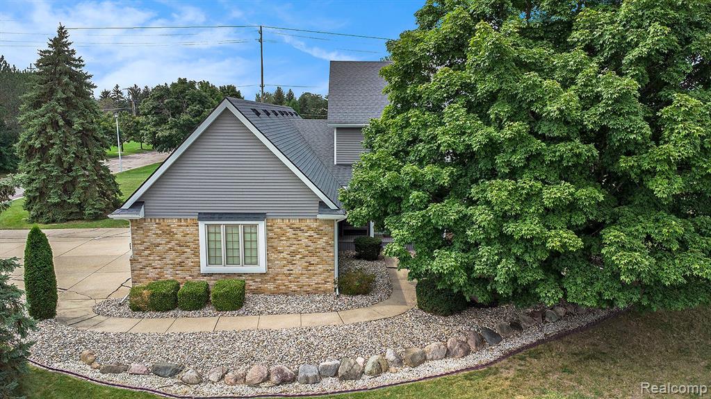 6084 Chatham Court, Grand Blanc, MI 48439 — Photo 51