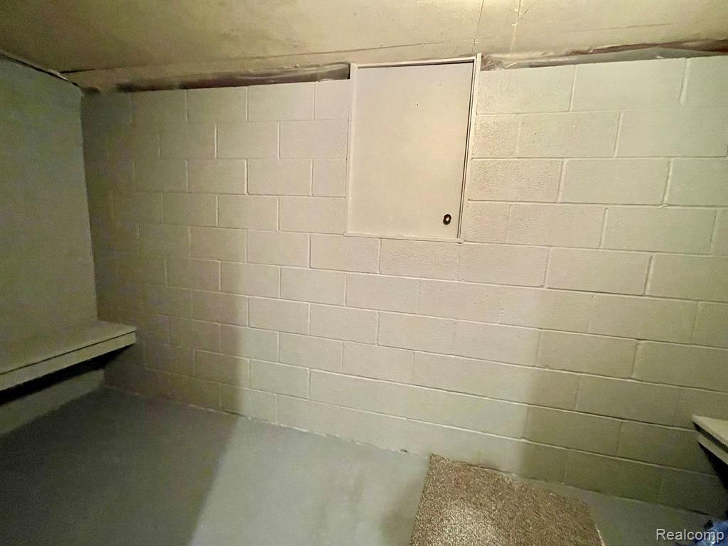 42015 WOODBROOK Drive, Canton, MI 48188 — Photo 18