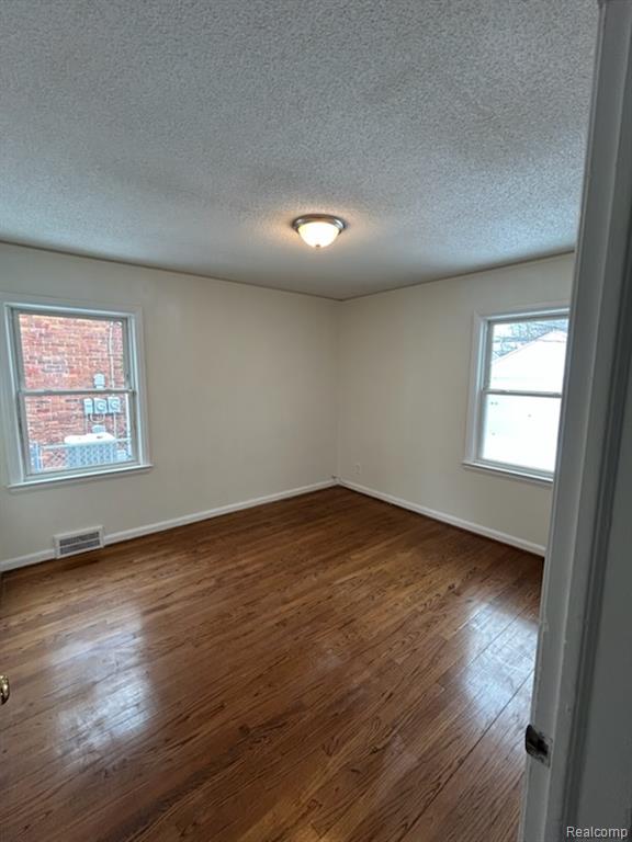 1809 Roslyn Road, Grosse Pointe Woods, MI 48236 — Photo 5