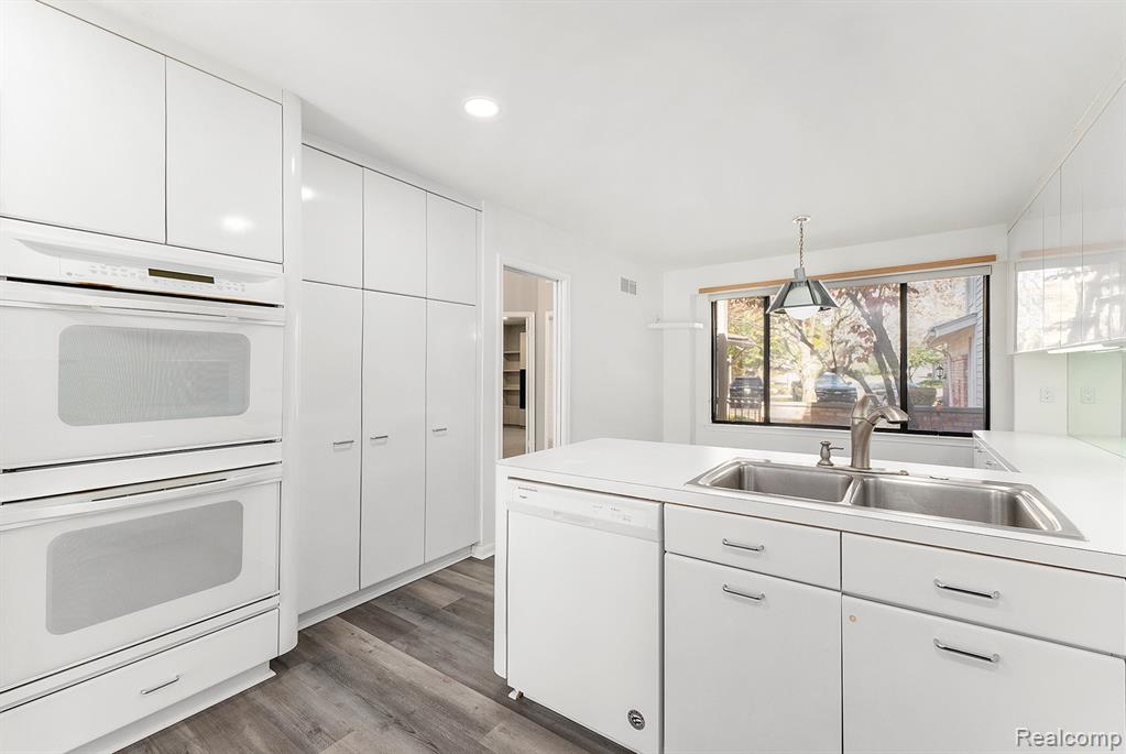7006 Bridge Way, West Bloomfield, MI — Photo 18