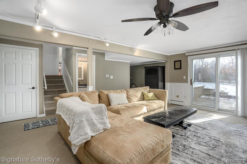 4250 CRESTLINE Drive, Ann Arbor, MI 48103 — Photo 6