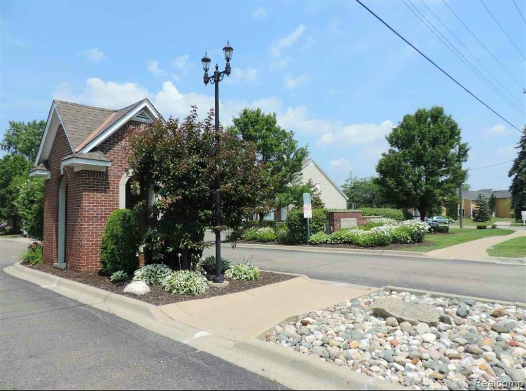 35149 Woodbury Drive, New Baltimore, MI 48047 — Photo 3
