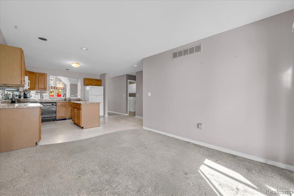 824 N Beech Daly Road, Dearborn Heights, MI 48127 — Photo 19