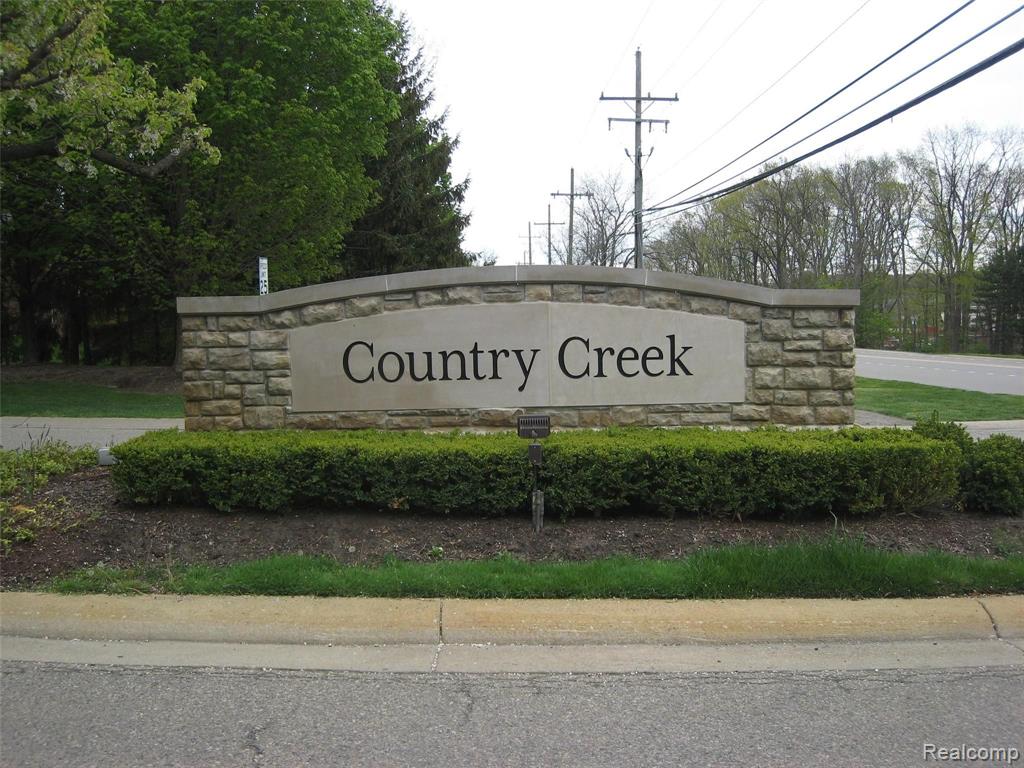 4936 CARRINGTON Drive, Rochester, MI 48306 — Photo 26