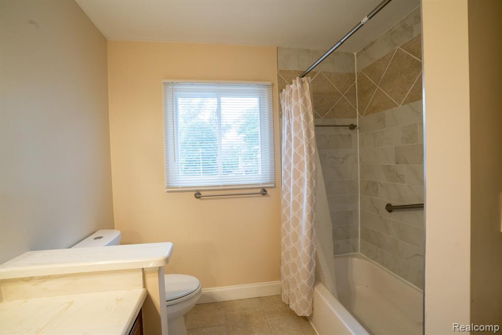 1750 MONTICELLO Street, 6, Trenton, MI 48183 — Photo 19