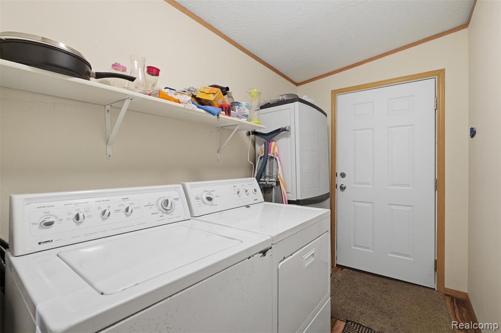 11784 Stoneridge Court, South Lyon, MI 48178 — Photo 13