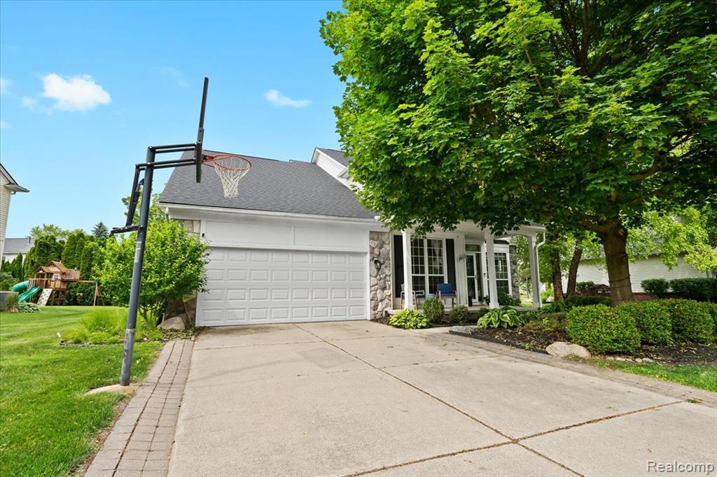 1035 Equestrian Drive, South Lyon, MI 48178 — Photo 3