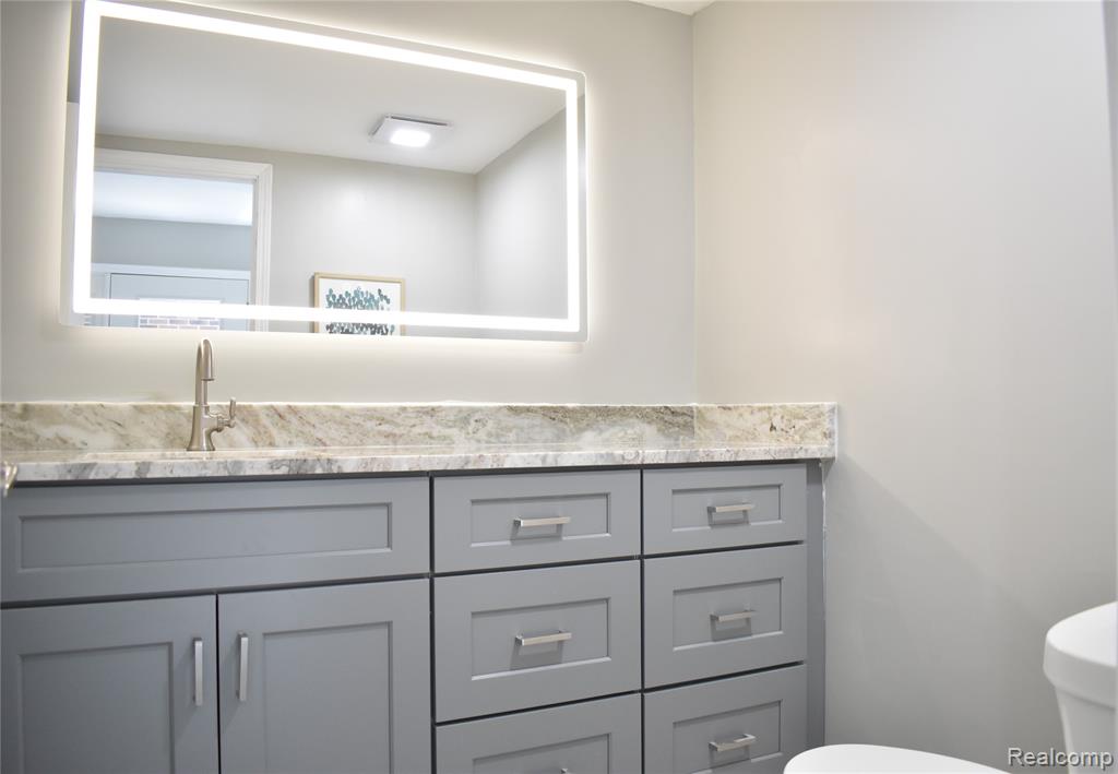 2073 Bordeaux Street, West Bloomfield, MI 48323 — Photo 30
