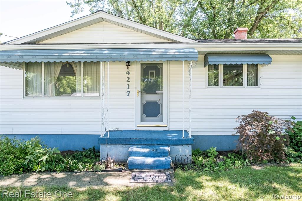 4217 Carmanwood Drive, Flint, MI 48507 — Photo 5
