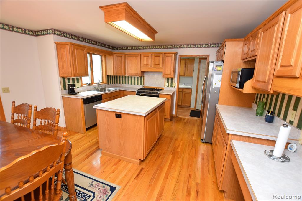 6476 Stonebrook Lane, Flushing, MI 48433 — Photo 3