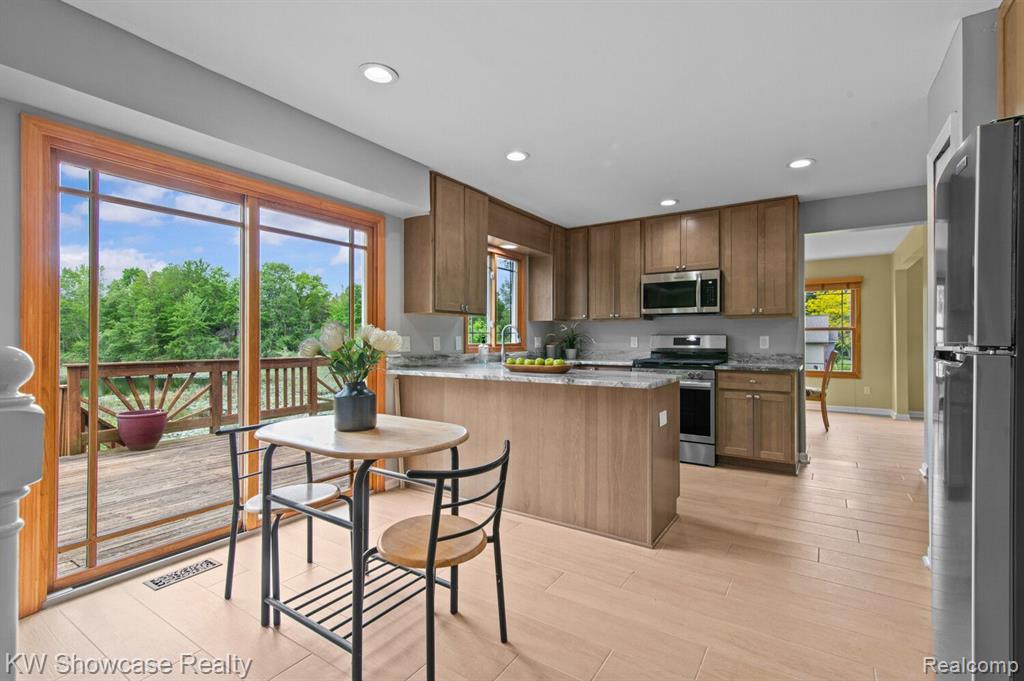 4900 GRASS LAKE Road, White Lake, MI 48383 — Photo 14