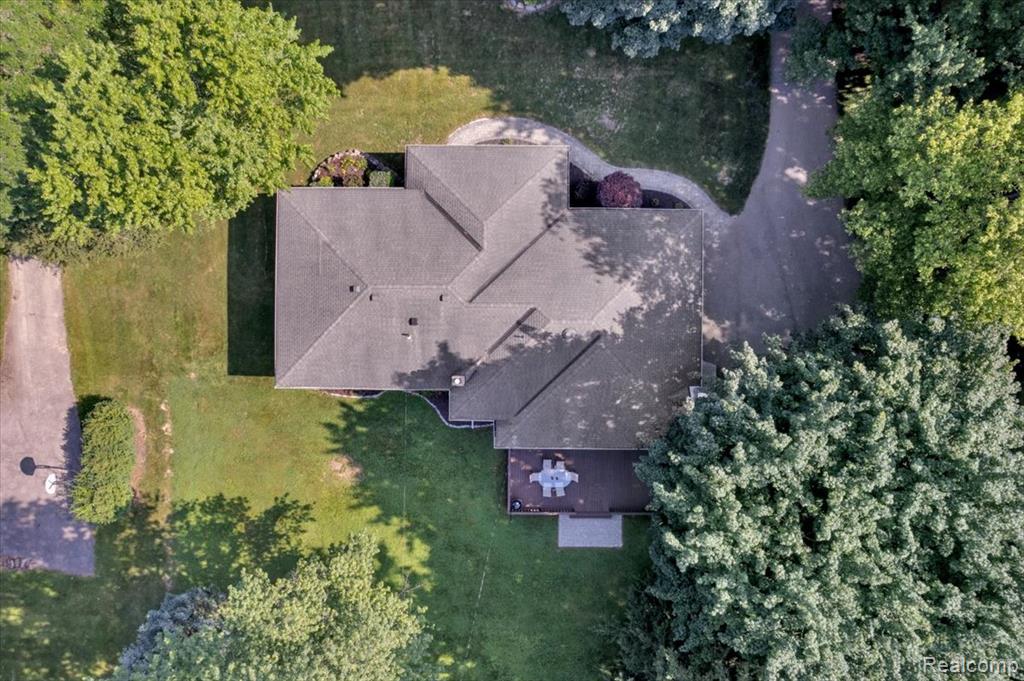 6875 Hubbard Road, Clarkston, MI 48348 — Photo 13