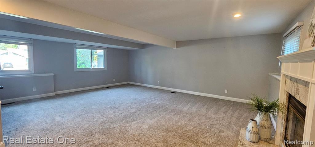 961 Abbey Lane, Milford, MI 48381 — Photo 24