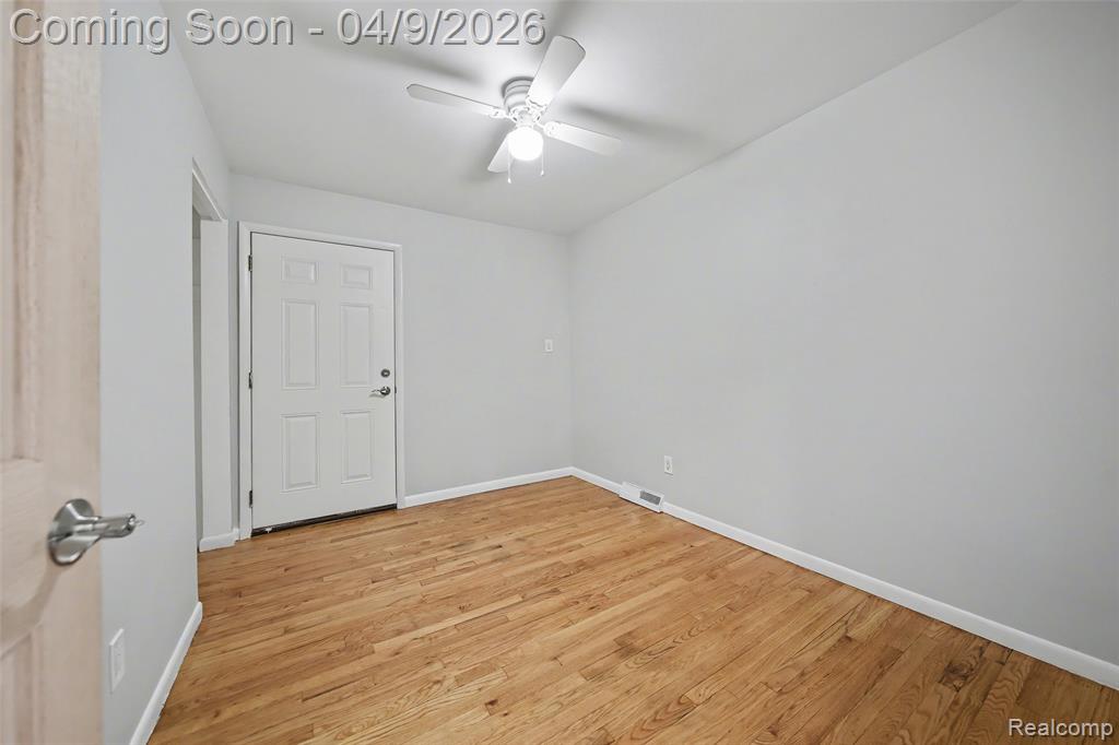 906 Englewood Avenue, Royal Oak, MI 48073 — Photo 18