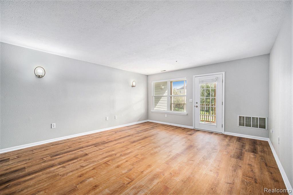 1533 Weatherstone Drive, Ann Arbor, MI 48108 — Photo 5