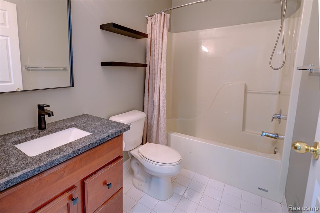 1852 N Kenwyck Drive, Ypsilanti, MI 48198 — Photo 14