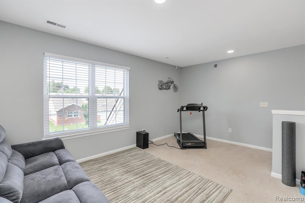 5203 WIDGEON Lane, Walled Lake, MI 48390 — Photo 10