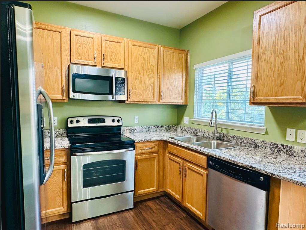 44701 Ellery Lane, Novi, MI 48377 — Photo 16