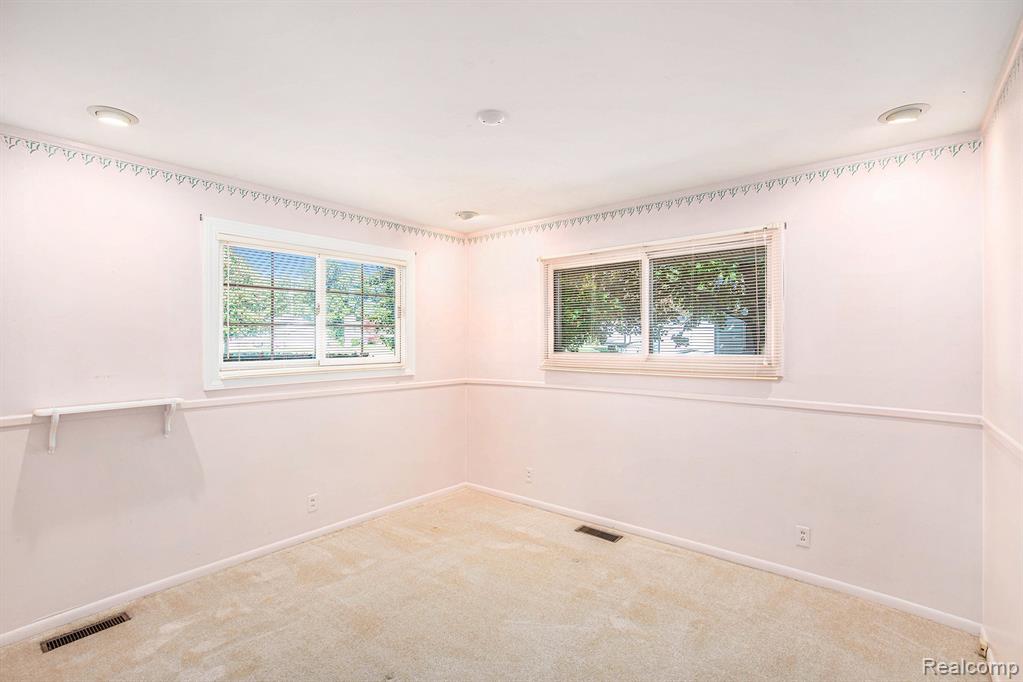 6284 Westview Drive, Grand Blanc, MI 48439 — Photo 17