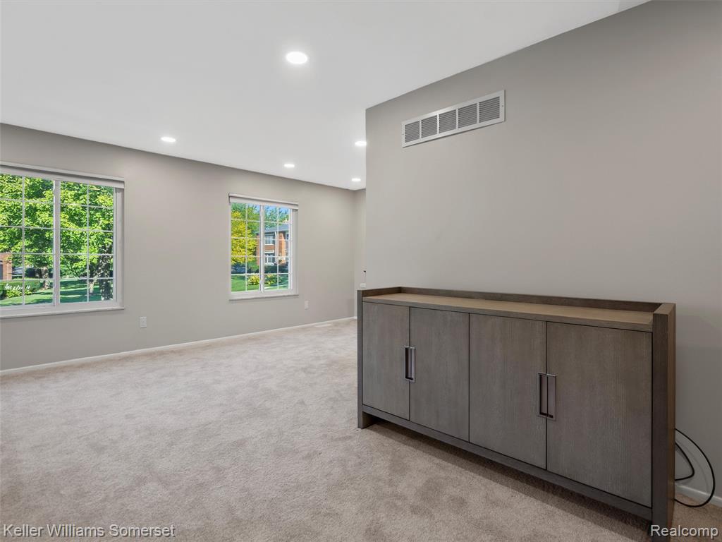 773 E Fox Hills Drive, Bloomfield Hills, MI 48304 — Photo 12