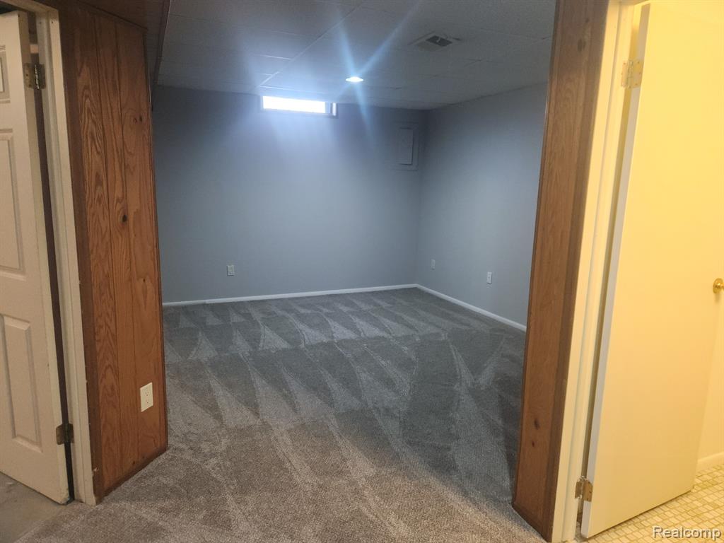 22200 PONDVIEW, Novi, MI — Photo 21