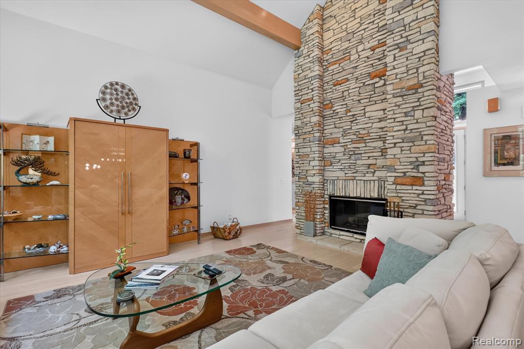 5388 Hartland Road, Fenton, MI 48430 — Photo 8