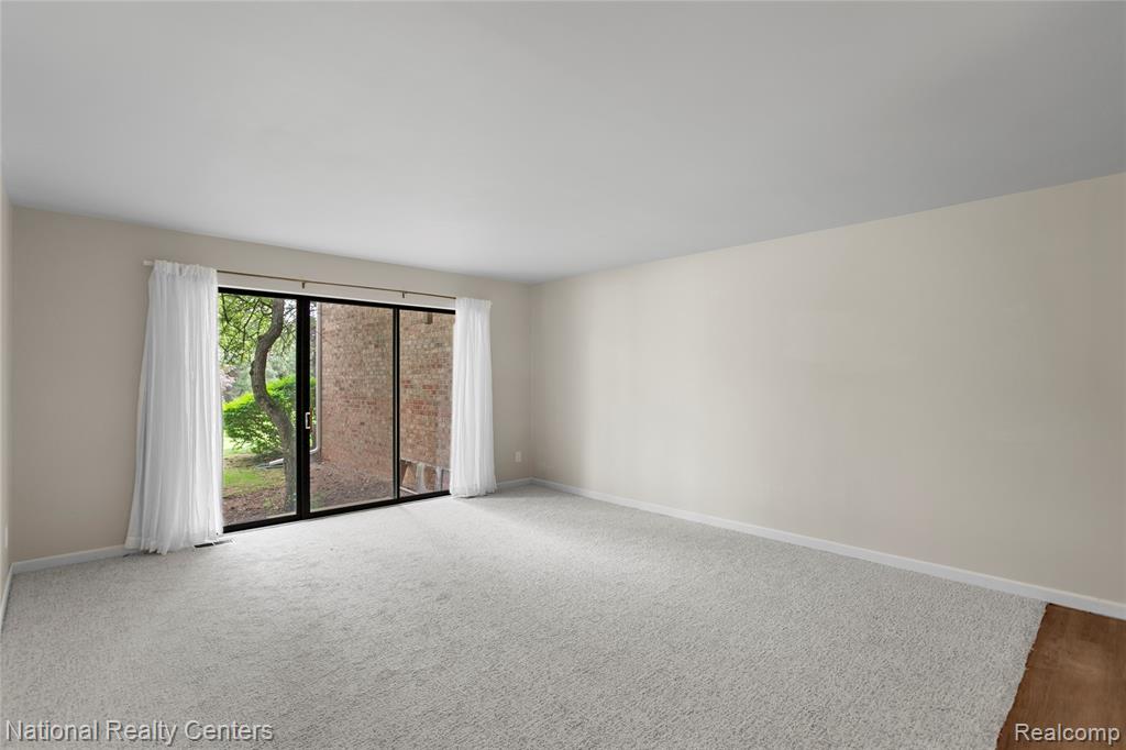 7103 Pebble Park Drive, West Bloomfield, MI — Photo 15