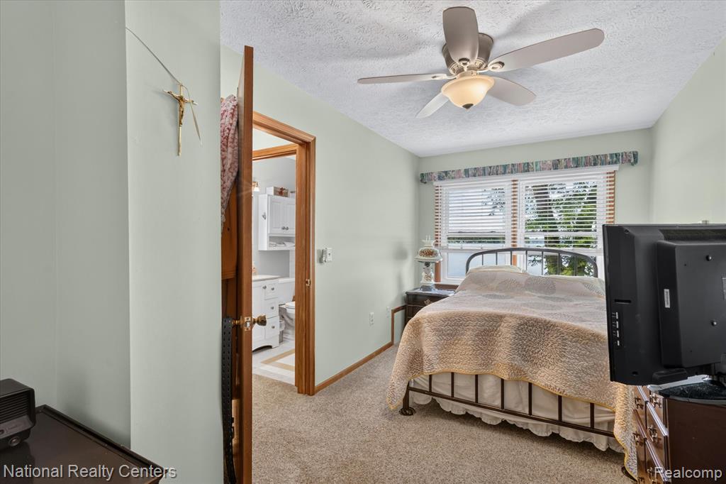 9450 Dexter Pinckney Road, Pinckney, MI 48169 — Photo 22