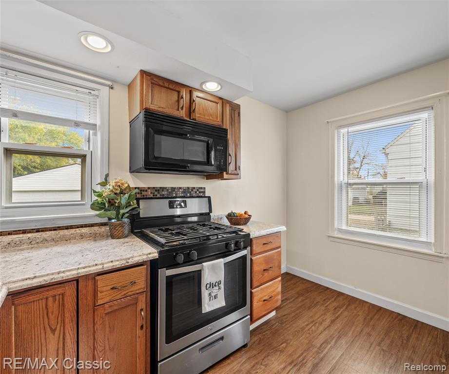 4827 Winifred Street, Wayne, MI 48184 — Photo 18