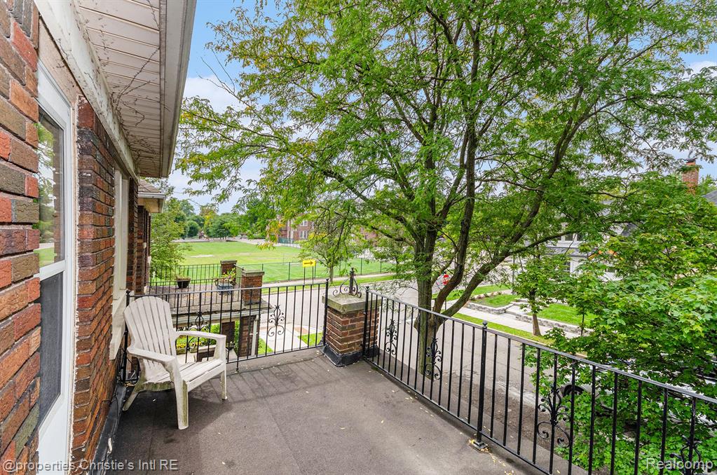 858 NOTTINGHAM ROAD Road, Grosse Pointe Park, MI 48230 — Photo 32