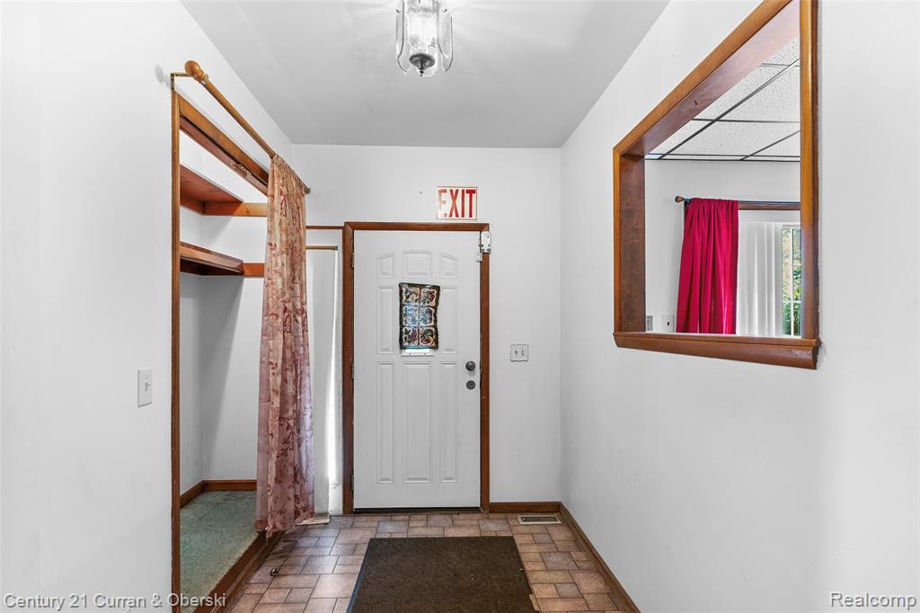 5620 Kaufman Street, Dearborn Heights, MI 48125 — Photo 4