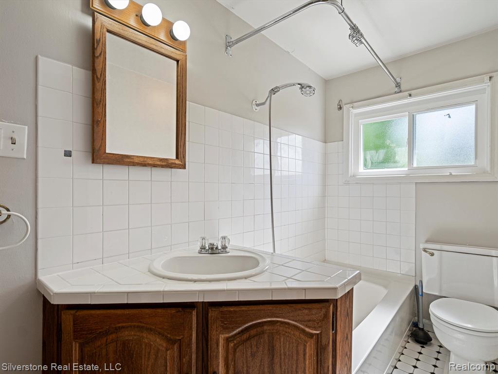 44720 DAVIS Drive, Utica, MI 48317 — Photo 13