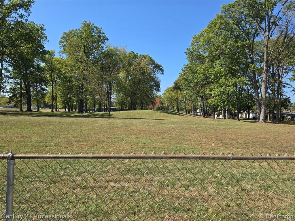 489 Henry Ruff Road, Garden City, MI — Photo 24