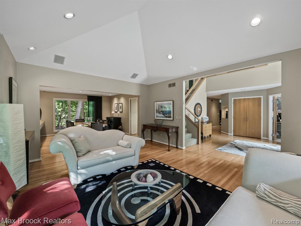 6224 Bromley Court, West Bloomfield, MI — Photo 10